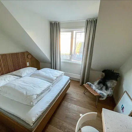 1904 ホテル 4*